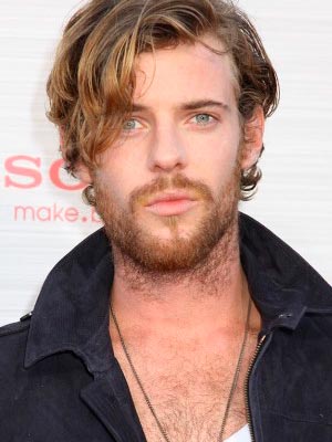 Люк Тредэвэй
Luke Treadaway